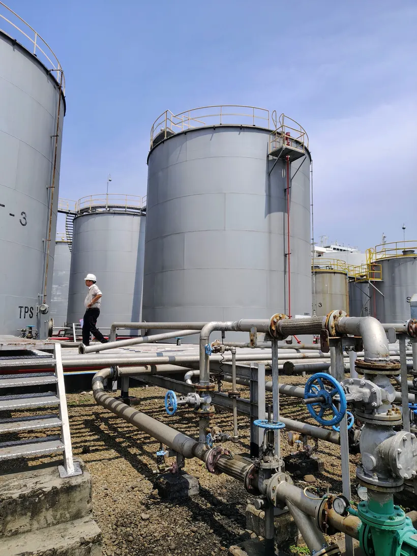 Heating oil and bulk storage tanks