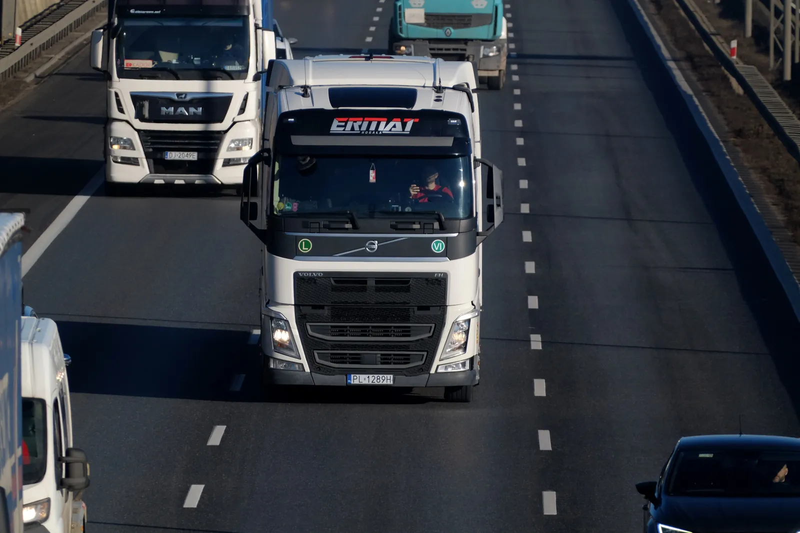 Clean-running truck on the highway